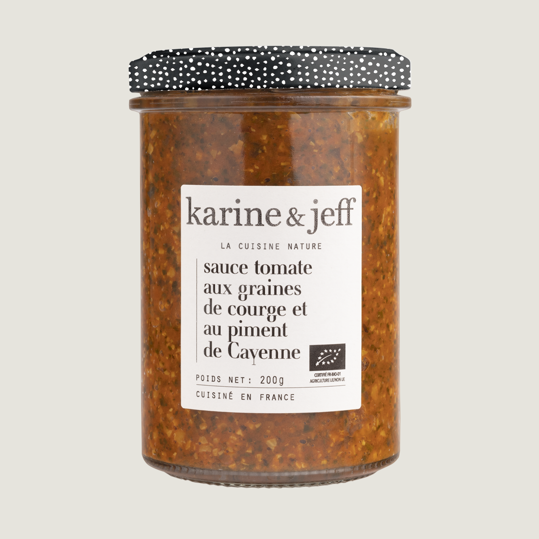 Tomatensauce mit Kürbiskernen und Cayennepfeffer